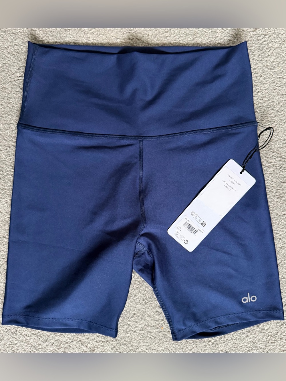 Alo Yoga Airlift Energy 5” Biker Shorts Navy Size M NWT